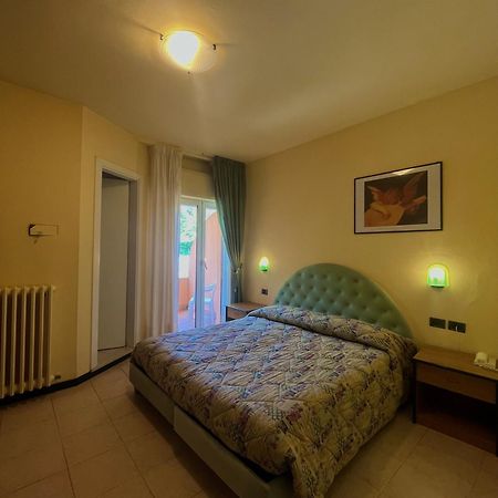 Hotel Ristorante Montenerone Apecchio Zewnętrze zdjęcie