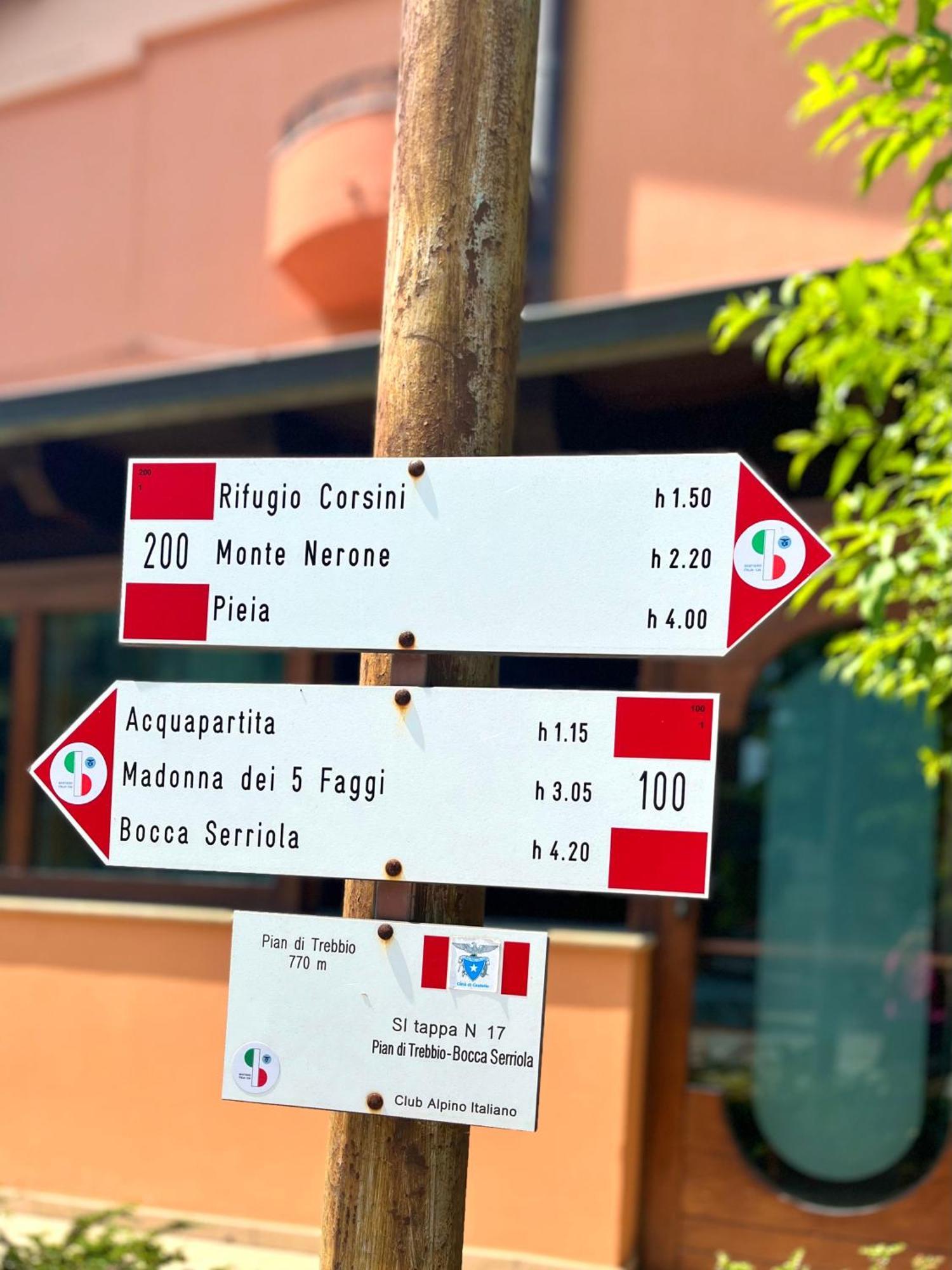 Hotel Ristorante Montenerone Apecchio Zewnętrze zdjęcie