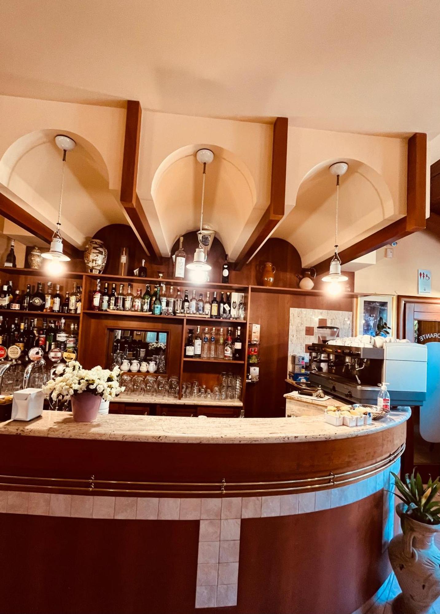 Hotel Ristorante Montenerone Apecchio Zewnętrze zdjęcie