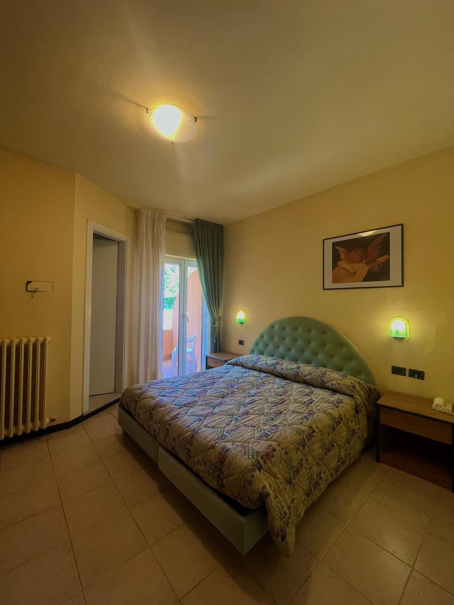 Hotel Ristorante Montenerone Apecchio Zewnętrze zdjęcie